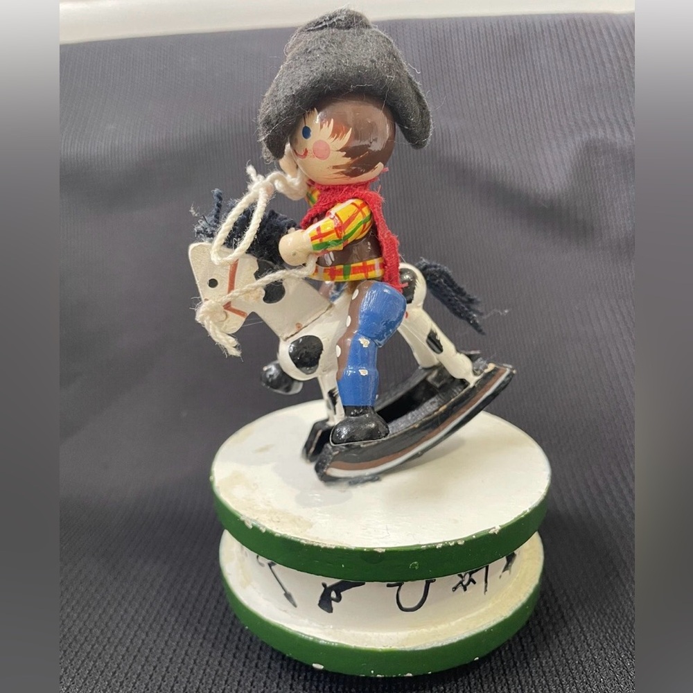 Vintage Music Box 
Rocking Horse & Cowboy 
Tune: Home on the Range Wooden 1970s